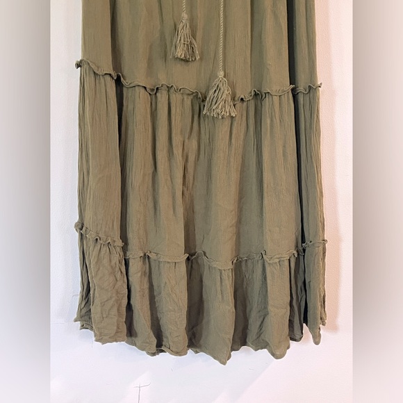 Hunter green maxi skirt - Picture 2 of 3